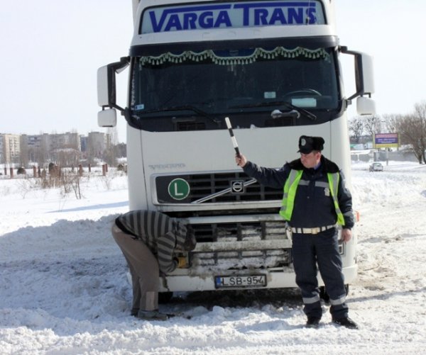 ДАІшники витягували з заметів фури. ФОТО